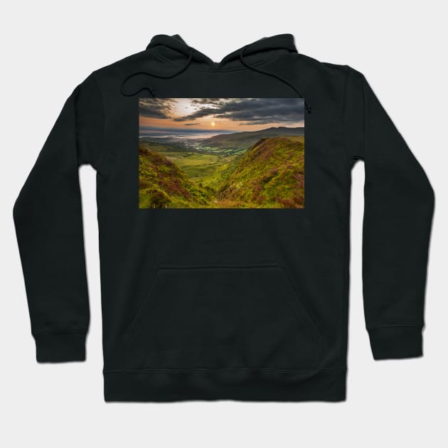 Glyn Tarell from Craig Cerrig-gleisiad with Pen y Fan and Corn Du, Brecon Beacons National Park, Wales Hoodie by dasantillo